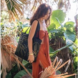 New ALOHA Collection Splash-Proof Lanai Day Tripper Tote Bag